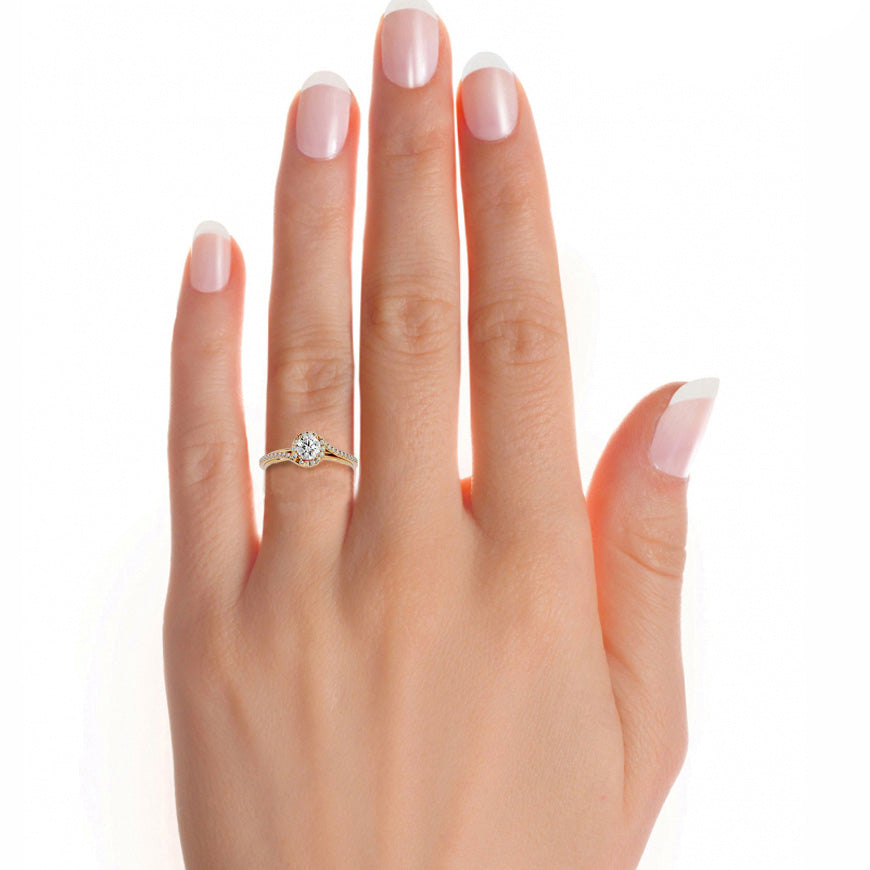Daphne 0.6ct Round Halo Lab Diamond Ring In Hand